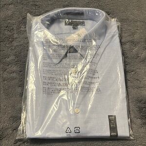 Banana Republic Men’s XL Slim Fit Wrinkle Resistant Light Blue Dress Shirt